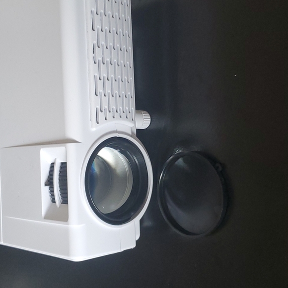 RCA MINI HOME THEATER TV PROJECTOR - Picture 4 of 7